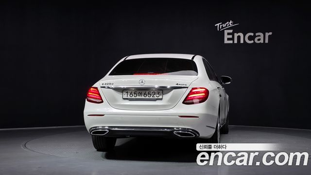 Mercedes-Benz E-Class из Кореи Encar
