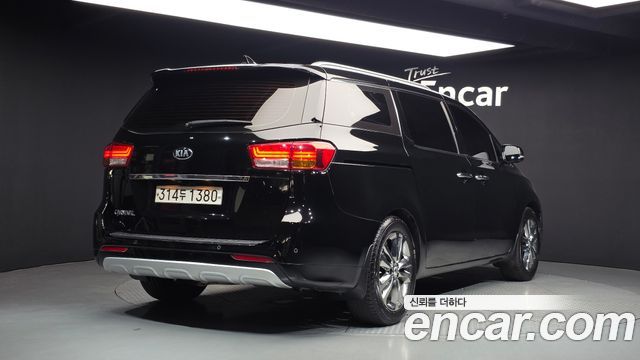 Kia Carnival из Кореи Encar