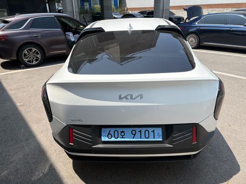 Kia EV4 Long Range 2WD Air — пробег 1 205 км — фото 2 из 5