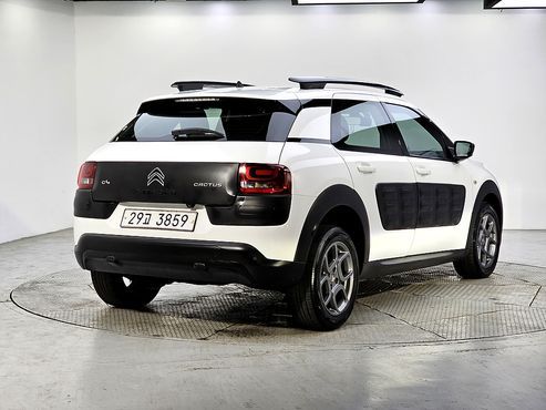 Citroen-DS C4 CACTUS 1.6 BlueHDi Shine — пробег 96 531 км — фото 3 из 5