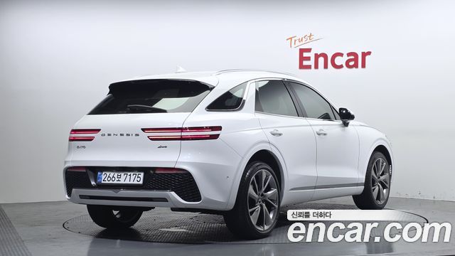 Genesis GV70 из Кореи Encar
