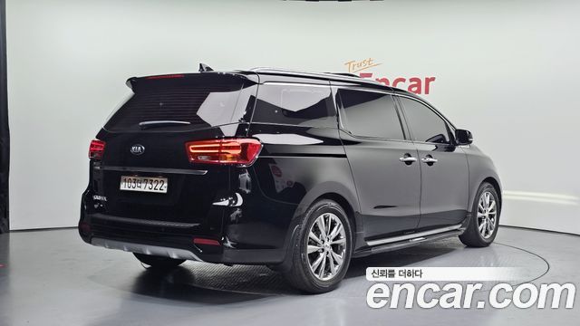 Kia Carnival из Кореи Encar