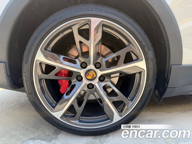 Porsche Taycan 4S Cross Turismo — пробег 54 000 км — фото 5 из 5