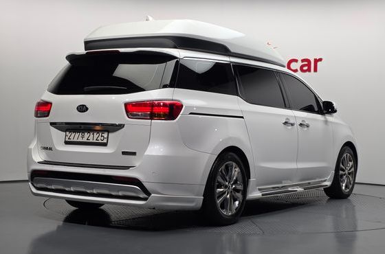 Kia Carnival 9-seater Hi-Limousine Noblesse — пробег 160 667 км — фото 2 из 5