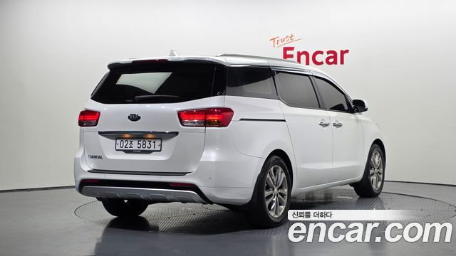 Kia Carnival из Кореи Encar