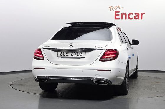 Mercedes-Benz E-Class E300 4MATIC Avnatgarde — пробег 122 865 км — фото 4 из 5