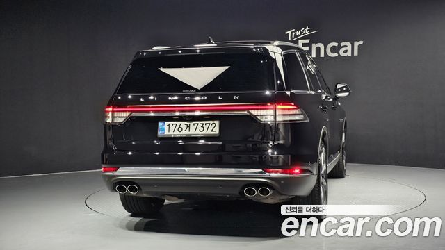 Lincoln Aviator 3.0 Reserve  AWD — пробег 9 261 км — фото 4 из 5