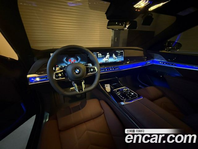 BMW 7-Series 740i xDrive M Sport — пробег 1 300 км — фото 5 из 5
