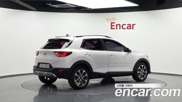 Kia Stonic из Кореи Encar