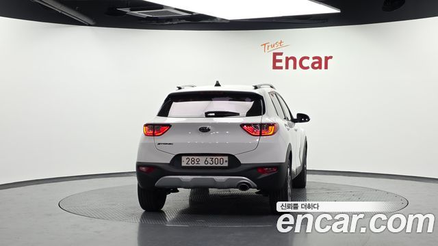 Kia Stonic из Кореи Encar