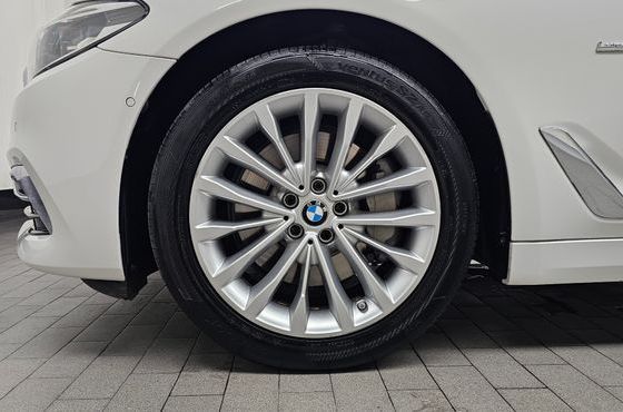BMW 5-Series 530i xDrive Luxury Plus — пробег 104 312 км — фото 5 из 5
