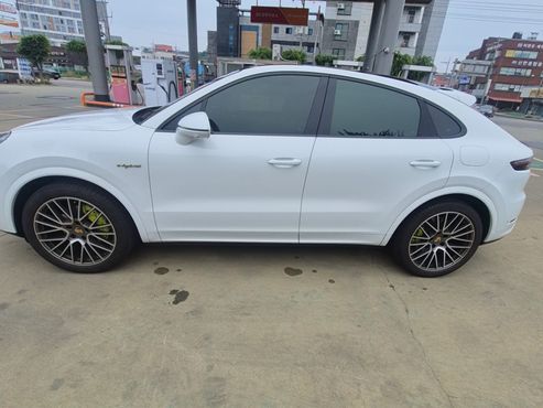 Porsche Cayenne 3.0 E-HYBRID PLATINUM EDITION — пробег 54 000 км — фото 3 из 5