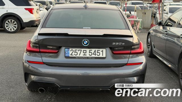 BMW 3-Series 330e M Sport — пробег 104 620 км — фото 4 из 5
