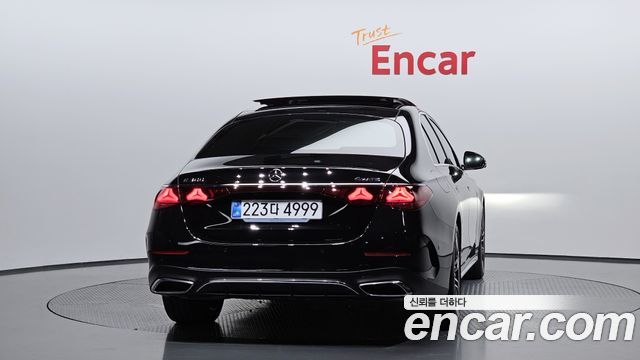 Mercedes-Benz E-Class E300 4MATIC AMG Line — пробег 4 868 км — фото 4 из 5
