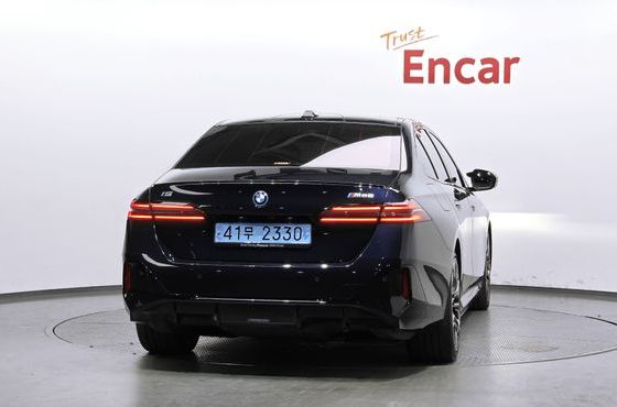 BMW i5 M60 xDrive — пробег 71 399 км — фото 4 из 5