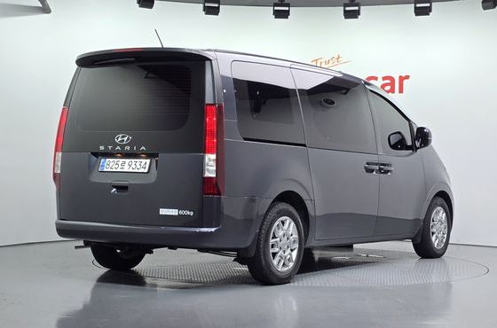 Hyundai Staria Cargo 5-Seater Modern — пробег 59 935 км — фото 2 из 5