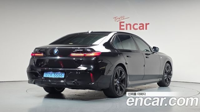BMW i7 xDrive 60 M sport — пробег 40 264 км — фото 2 из 5