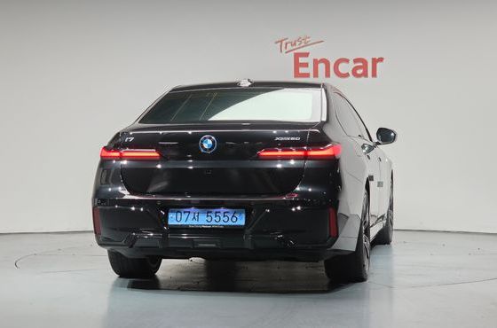 BMW i7 xDrive 60 M sport — пробег 40 264 км — фото 4 из 5