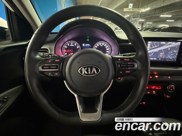 Kia Stonic из Кореи Encar