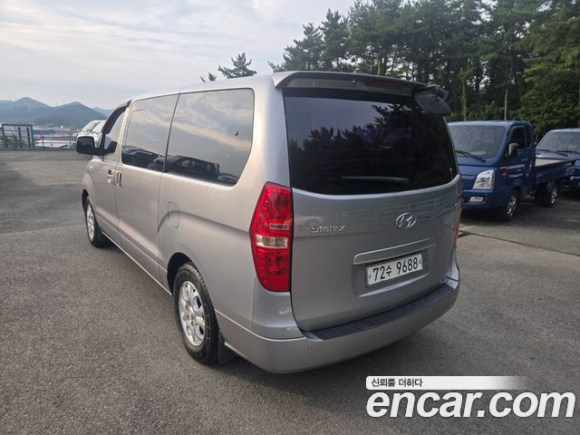 Hyundai Starex 4WD 12-Seater Wagon CVX Luxury — пробег 189 356 км — фото 4 из 5