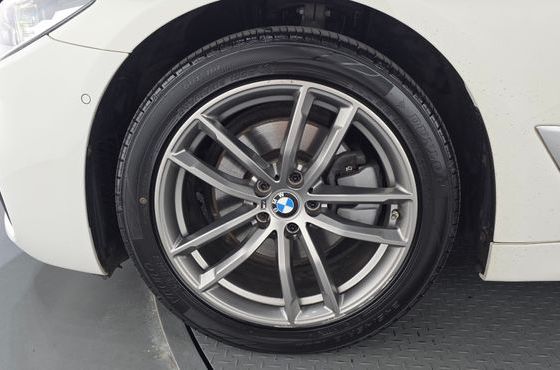 BMW 5-Series 520d xDrive M Sport Package — пробег 94 974 км — фото 5 из 5