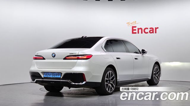 BMW i7 из Кореи Encar