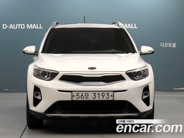 Kia Stonic 1.4 Prestige — пробег 30 600 км — фото 2 из 5