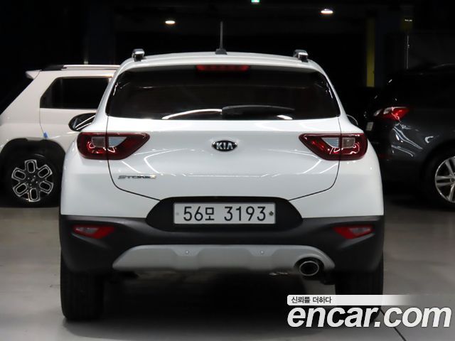 Kia Stonic 1.4 Prestige — пробег 30 600 км — фото 3 из 5