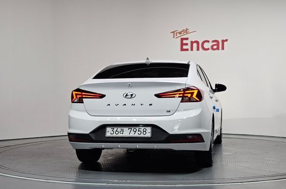 Hyundai AVANTE 1.6 Smart — пробег 92 320 км — фото 4 из 5