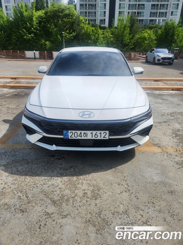 Hyundai AVANTE 1.6 Inspiration — пробег 4 000 км — фото 2 из 5