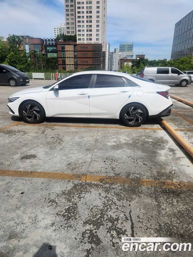 Hyundai AVANTE 1.6 Inspiration — пробег 4 000 км — фото 5 из 5