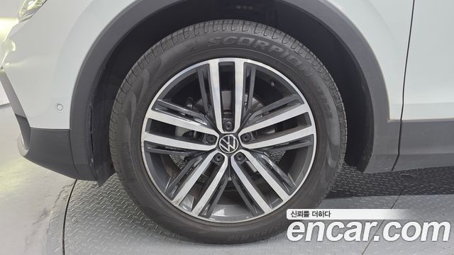 Volkswagen Tiguan 2.0 TDI Prestige — пробег 46 375 км — фото 5 из 5