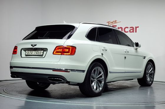 Bentley Bentayga 6.0 W12 — пробег 102 767 км — фото 2 из 5