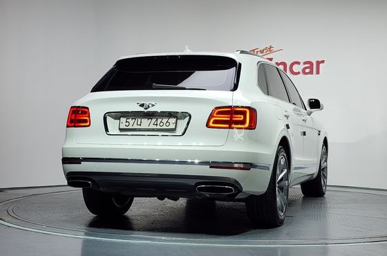 Bentley Bentayga 6.0 W12 — пробег 102 767 км — фото 4 из 5