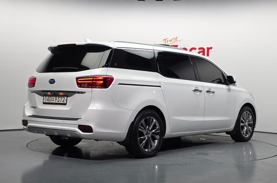 Kia Carnival 9-Seater Noblesse Special — пробег 84 146 км — фото 2 из 5