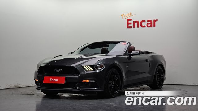 Ford Mustang Convertible — пробег 130 177 км — фото 1 из 5