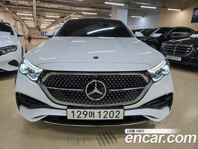 Mercedes-Benz E-Class E300 4MATIC AMG Line — пробег 4 050 км — фото 5 из 5