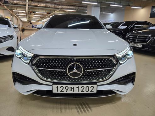 Mercedes-Benz E-Class E300 4MATIC AMG Line — пробег 4 050 км — фото 5 из 5