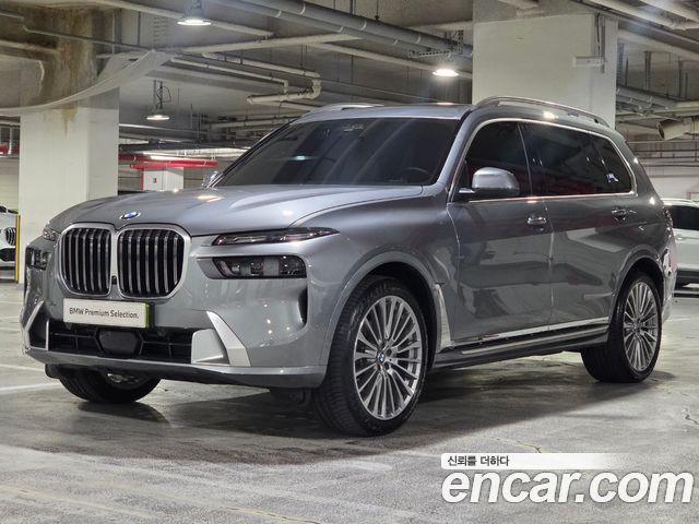 BMW X7 xDrive 40i Design Pure Excellence 6-Seater — пробег 5 866 км — фото 1 из 5