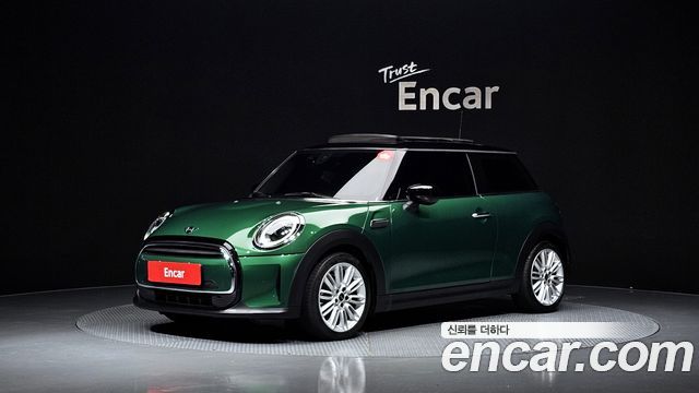 Mini Cooper Classic Plus Launch Pack Third Generation — пробег 30 134 км — фото 1 из 5