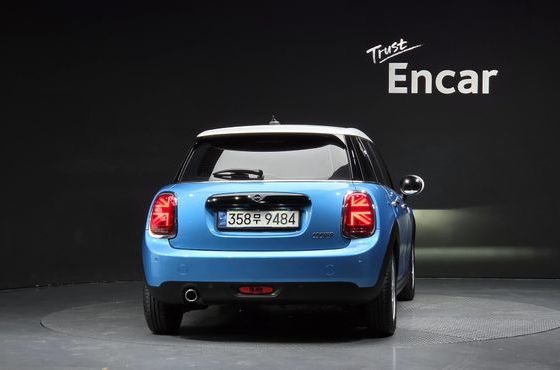Mini Cooper 5Door Standard 3rd — пробег 28 174 км — фото 4 из 5