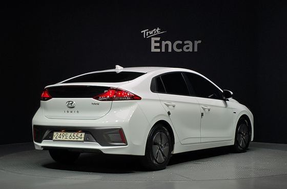 Hyundai Ioniq 1.6 HEV I — пробег 124 423 км — фото 2 из 5