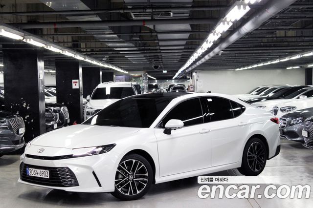 Toyota Camry 2.5 XLE Premium Hybrid — пробег 38 км — фото 3 из 5