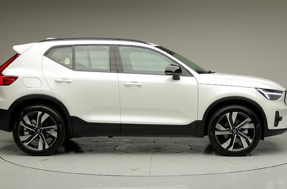 Volvo XC40 B4 Ultra Dark — пробег 11 056 км — фото 4 из 5