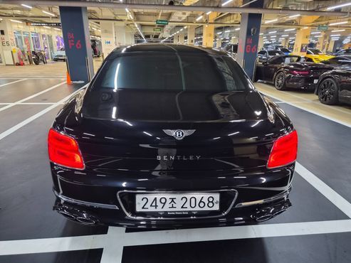 Bentley Flying Spur 4.0 Azure — пробег 13 872 км — фото 4 из 5