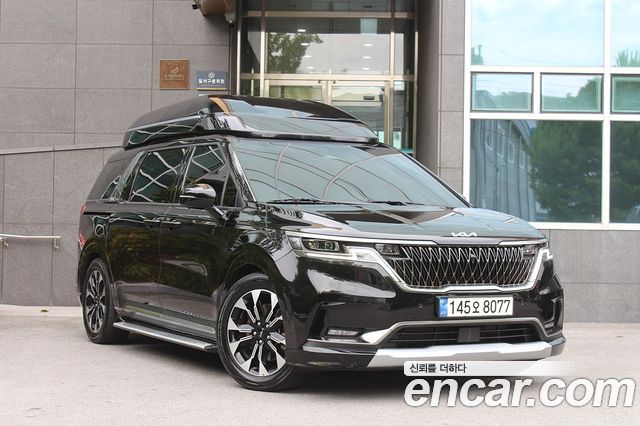 Kia Carnival 9-Seater Hi-Limousine Signature — пробег 131 000 км — фото 3 из 5