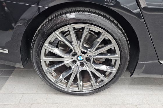 BMW 7-Series 740Li xDrive M Sport Package — пробег 173 224 км — фото 5 из 5