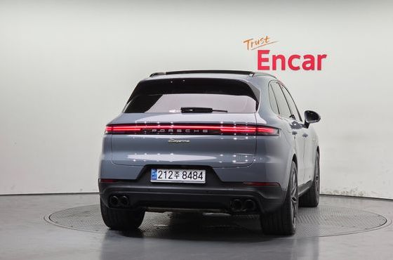 Porsche Cayenne 3.0 E-Hybrid — пробег 5 624 км — фото 4 из 5