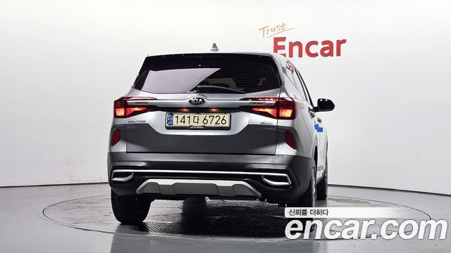 Kia Seltos из Кореи Encar