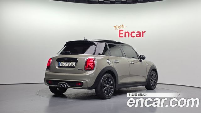 Mini Cooper 5Door Standard 3rd — пробег 56 007 км — фото 2 из 5